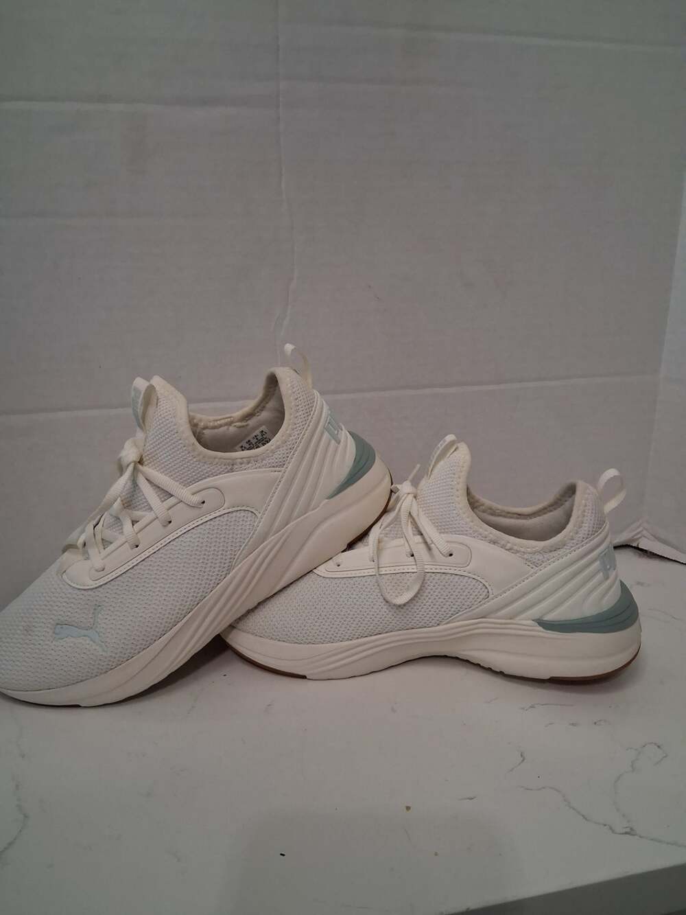Puma white womens size 9 sneakers athletic shoes